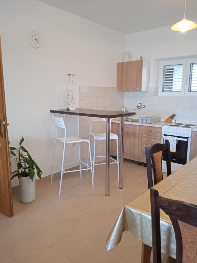 Davor Apartment Gradac (Split-Dalmatia)